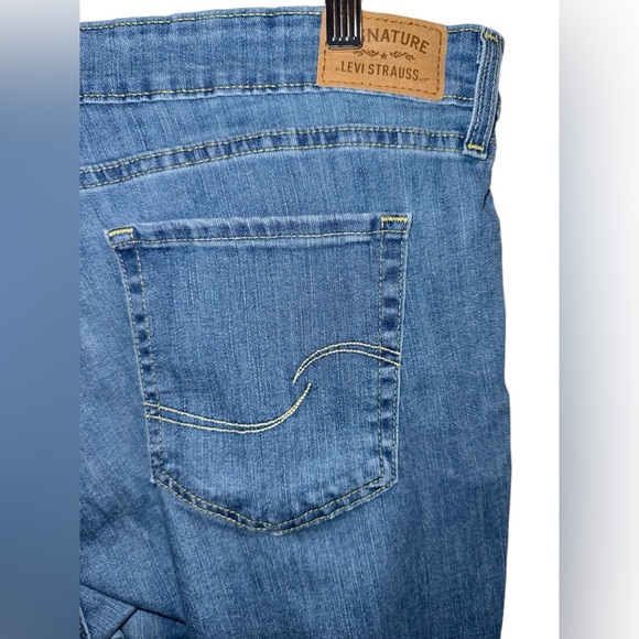 Mid Rise Boyfriend Jeans Levi's Signature women’s size 18 raw hem - Picture 8 of 13